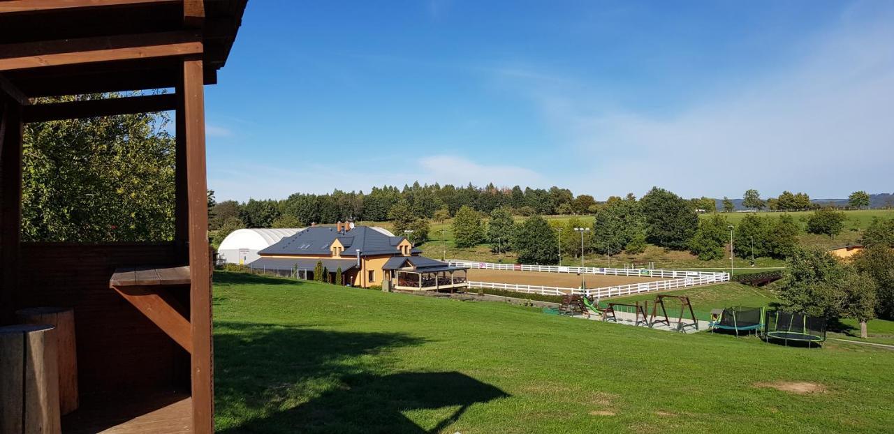 Hotel Horse Riding - Jezdecky Areal Trsice Ngoại thất bức ảnh